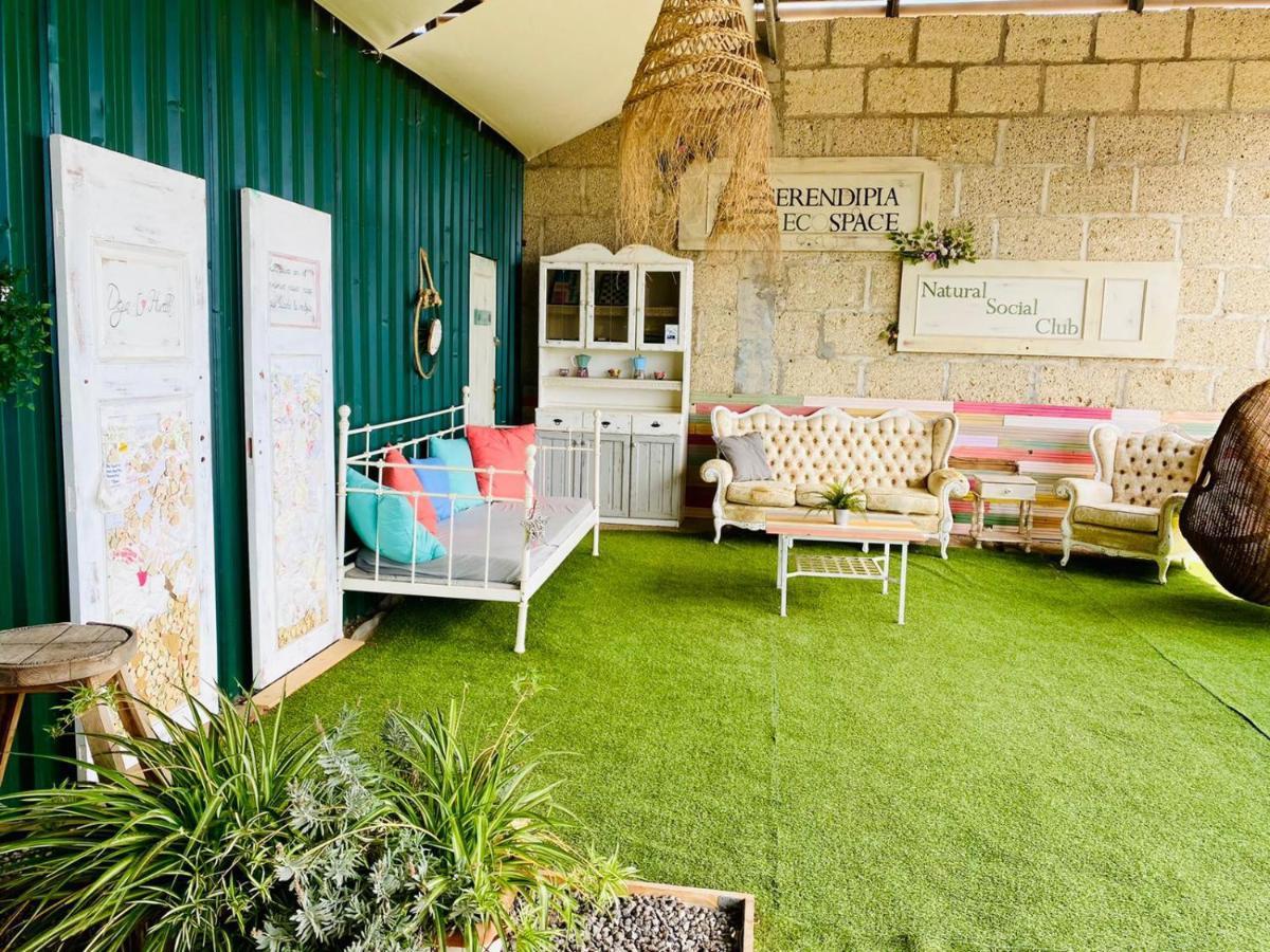 Lykke Suite Spa Sauna Piscina Y Jardin Buzanada Exteriör bild